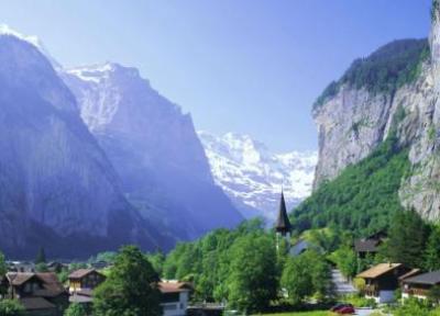 لاتربرونن؛ دره ای با 72 آبشار در سوئیس